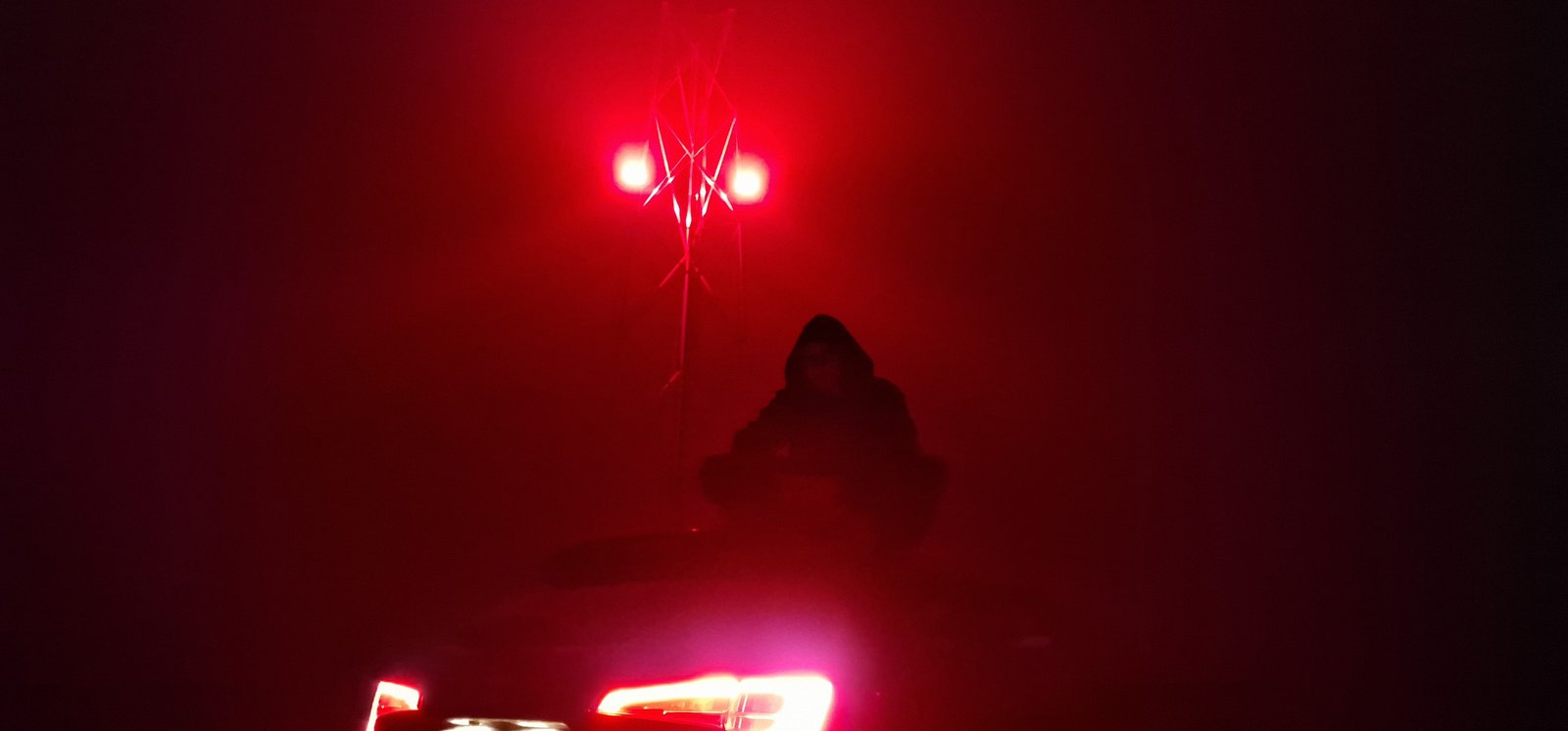 red light / taillight / sigil